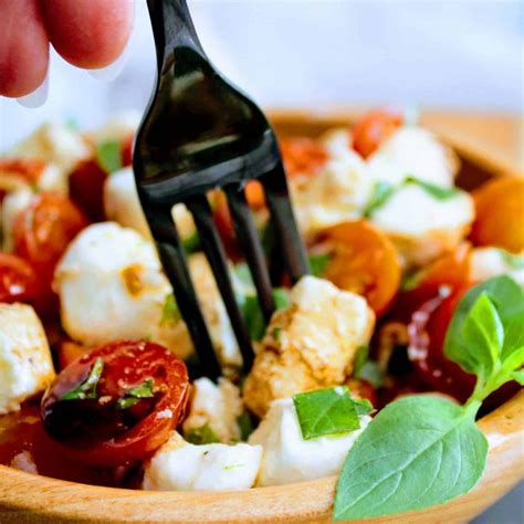 Keto Bocconcini Salad With Tomatoes Low Carb Gluten Free