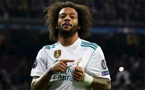 Astro Do Real Madrid Marcelo O Primeiro Brasileiro A Erguer Ta A Da