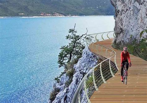 La Ciclabile del Garda ha uno dei percorsi in bici più belli d Europa