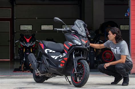 Nieuw Aprilia SR GT Replica Scooter Bikexpress