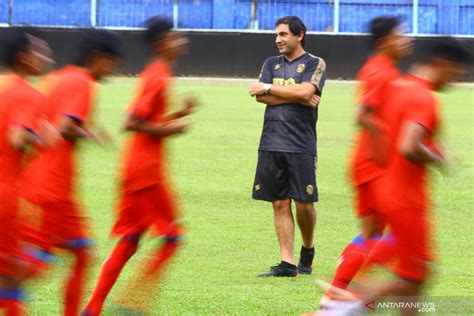 Arema Fc Geber Latihan Saat Jeda Kompetisi Liga Antara News