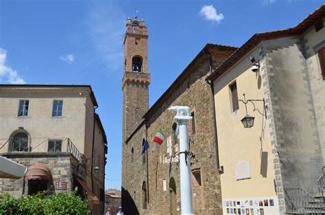 Montalcino With Tower Of Th Cent Palazzo Communale Flickr