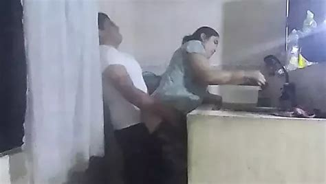 Milf Stiefmutter bekommt ihre Möpse von ihrem Chef befummelt xHamster