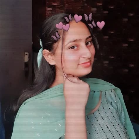 Isha Dadwal Ishadadwal • Threads Say More