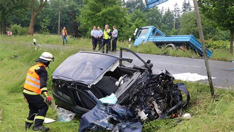 21 Jährige nach Autounfall außer Lebensgefahr nw de