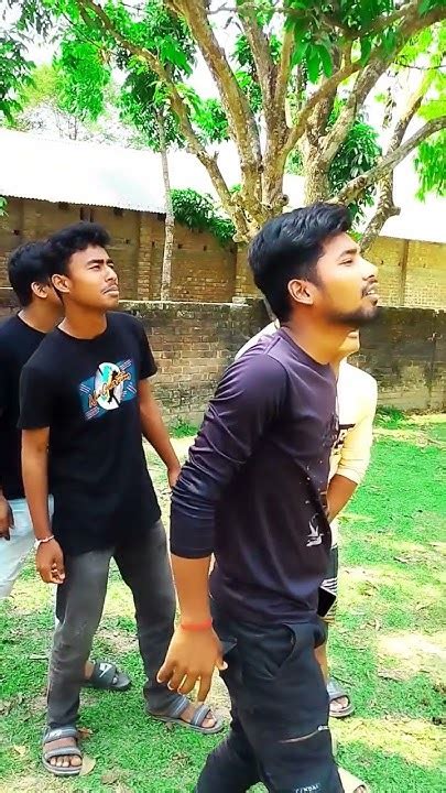 বন্ধু যখন আকাশে বিমান দেখতে পায়😁😄😜 Funnyvideo Tendingvideo