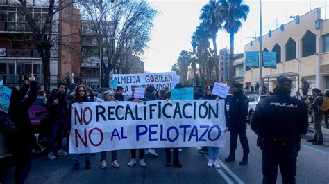 Vecinos se manifiestan en la Ermita del Santo tendrá otra ubicación