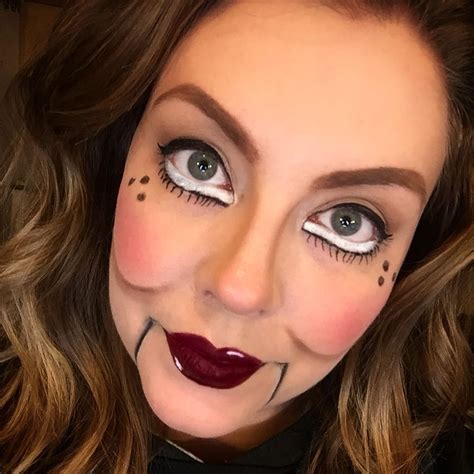 Easy Halloween Doll Makeup