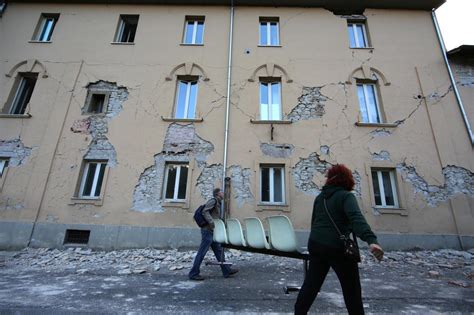 Terremoto In Centro Italia Le Immagini Di Amatrice Distrutta GALLERY