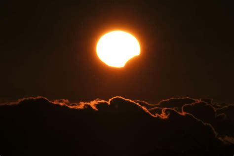 Las Imágenes Más Impresionantes Del Eclipse Solar Que Deslumbró Al