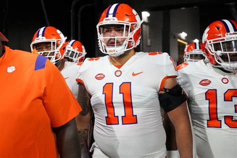 Scouting Bryan Bresee What To Know About Clemson Dt Ahead Of 2023 Nfl