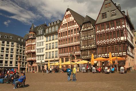 Un Pintoresco Casco Antiguo Reconstruido Como El Original En Frankfurt