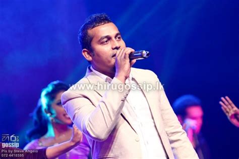 Dushyanth Weeraman Live in Concert - Photo Gallery - Hiru Gossip, Lanka ...