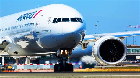 Unbelieveable HARD CROSSWIND LANDING AIRBUS A380 During A STORM At