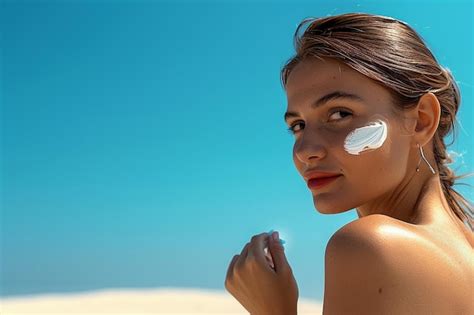 Page 7 Applying Sunscreen Images Free Download On Freepik