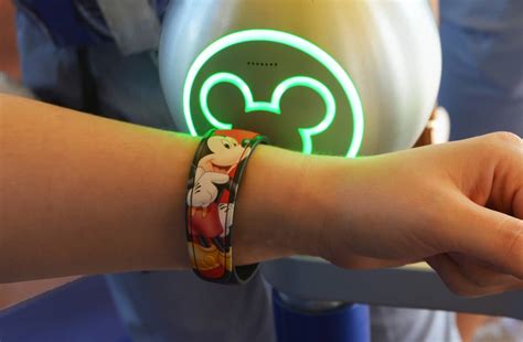 Things Walt Disney World Insiders Love About Magicbands