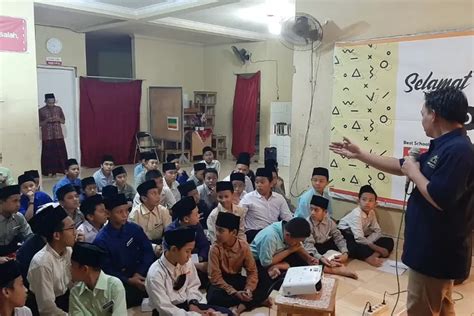 Spirit Birrul Walidain Materi Motivasi Bagi Santri Pesantren Modern