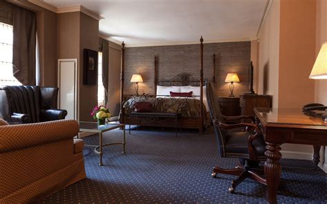 Hotel Rooms & Suites In Chicago | The Whitehall Hotel