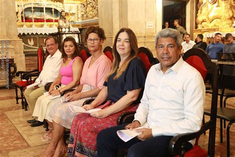 Na Catedral Basílica de Salvador governador Jerônimo Rodrigues