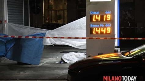 Milano uomo muore bruciato al distributore di carburante si è