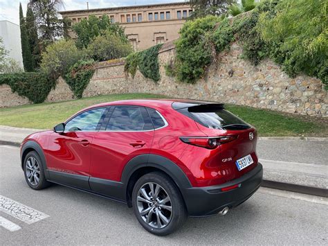 Mazda CX 30 un atractivo SUV compacto con tecnología híbrida ligera