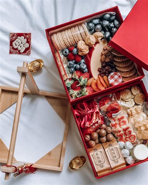 21 Perfect Gift Sets For CNY 2021: Cookies, Tea, Bird's Nest, Bak Kwa, Hampers, And More ...