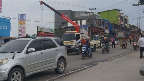 Kronologi Kecelakaan Di Turunan Rapak Balikpapan Sopir Panik Akibat