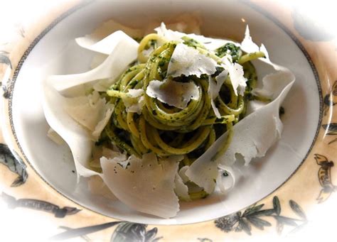 Spaghetti In Salsa Di Spinaci E Raspadura Lodigiana Profumo Di Broccoli