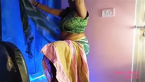 After Kissing Her Boobs She Sucks Her Sexy Boobs And Then Fingering Her Pussy XHamster