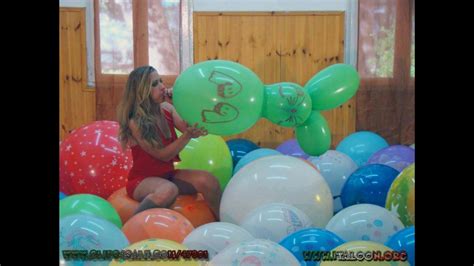 Italian Girls Fun With Balloons 9 Youtube