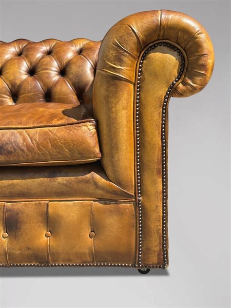 Proantic Me Si Cle Chesterfield Places Antique En Cuir Marron