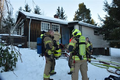 Asker Brann Brann I Hytte Tre Personer Evakuert