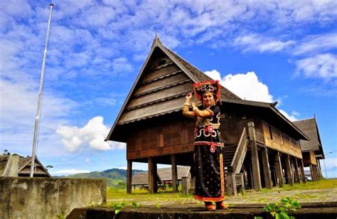 Rumah Adat Sulawesi Barat Pewarta Nusantara