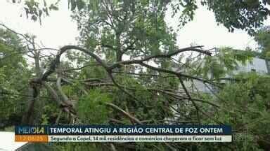 Meio Dia Paraná Foz do Iguaçu Ventos fortes derrubam árvores em Foz