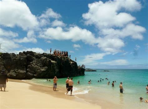 Cliff Jumping At Waimea Bay The Oahu Insider