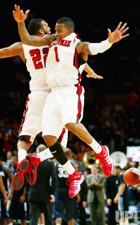 Photo: NCAA Big East baskeball tournament held in New York ...