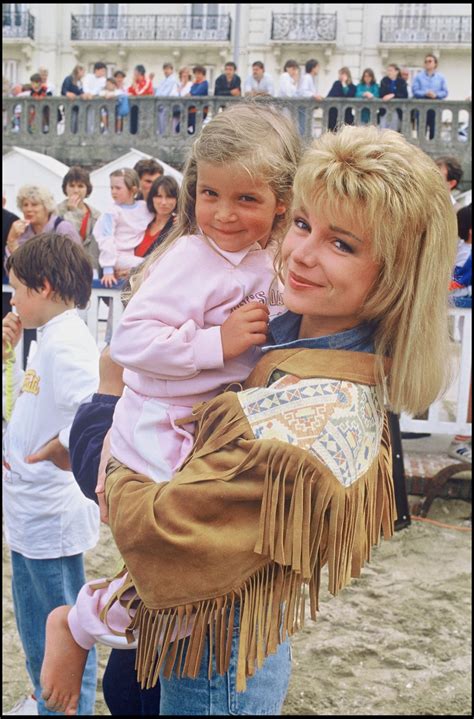 PHOTOS. Karen Cheryl fête ses 64 ans : retour sur l'évolution de son