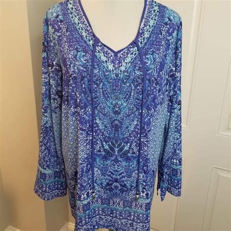 Belle By Kim Gravel Tops Belle By Kim Gravel Printed Woven Vneck