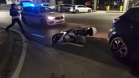 Auto Contro Scooter Incidente Stradale In Via Settevalli A Perugia