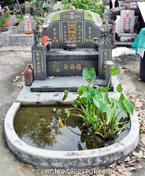 Entree Kibbles: Chinese Cemetery - A Walk with Singapore Paranormal ...