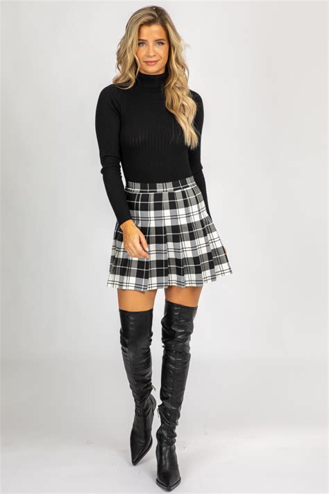 Black Pleated Skirt Outfits Fashion Trends