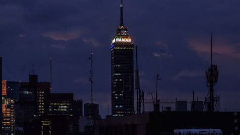 Captan extraño objeto volando en el cielo de la CDMX UnoTV