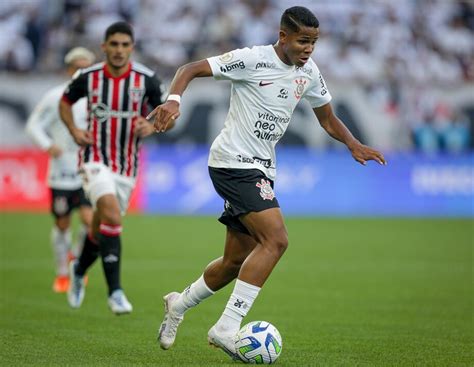 São Paulo é melhor mas Corinthians sabe sofrer empata clássico e