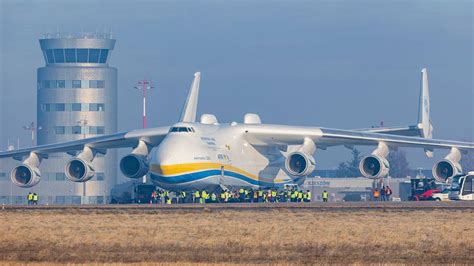 У таємному місці: "Антонов" оголосив про будівництво другого літака Ан ...