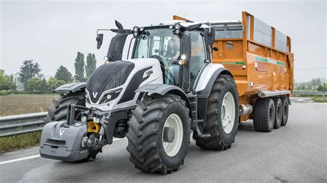 Agco Brand Valtra Wins Tractor Of The Year With The T Versu At