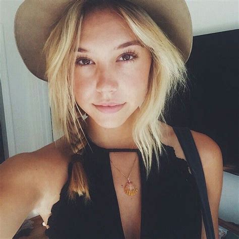 Hair Beauty Alexis Ren Boho Vibe Bohemian Classy And Fabulous Hair