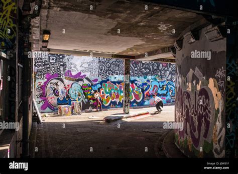 Banksy tunnel Fotos und Bildmaterial in hoher Auflösung Alamy