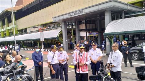 Jam Operasional Kereta Api Diperpanjang Selama Libur Natal Dan Tahun