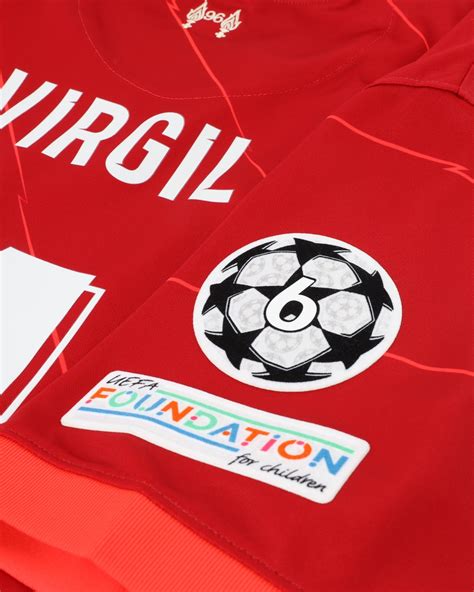 Il Y Aura De Nouveaux Badges Sur Les Maillots En Champions League