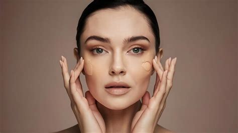 Oily Skin Makeup Tips ऑयली स्किन पर नहीं टिकता है मेकअप तो इन टिप्‍स को अपना कर देखें Oily